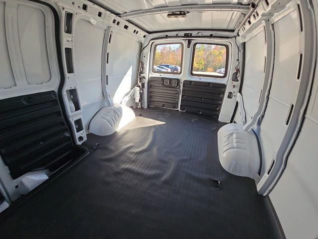 2025 Chevrolet Express Cargo Work Van - Photo 24