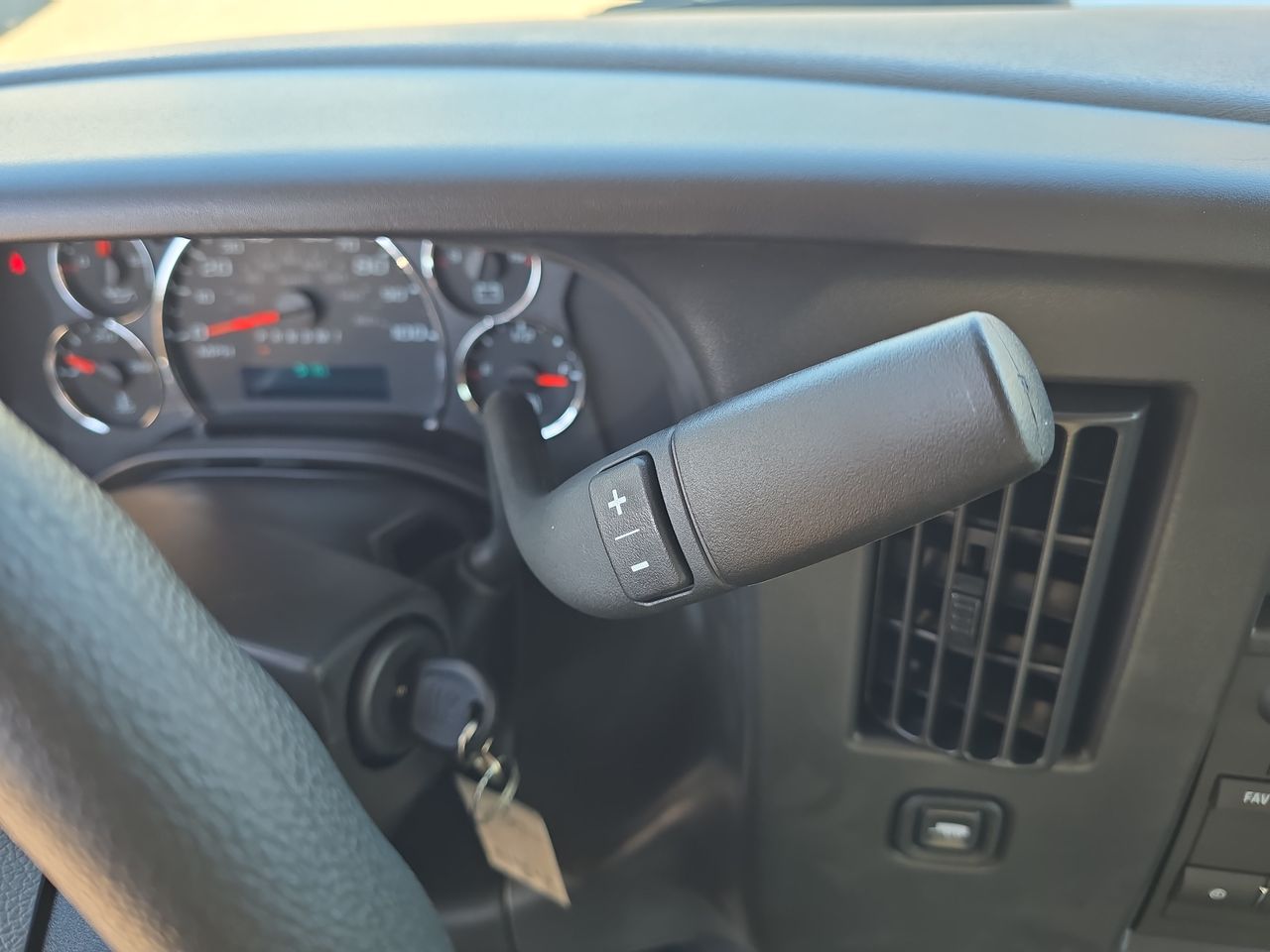 2025 Chevrolet Express Cargo Work Van - Photo 49
