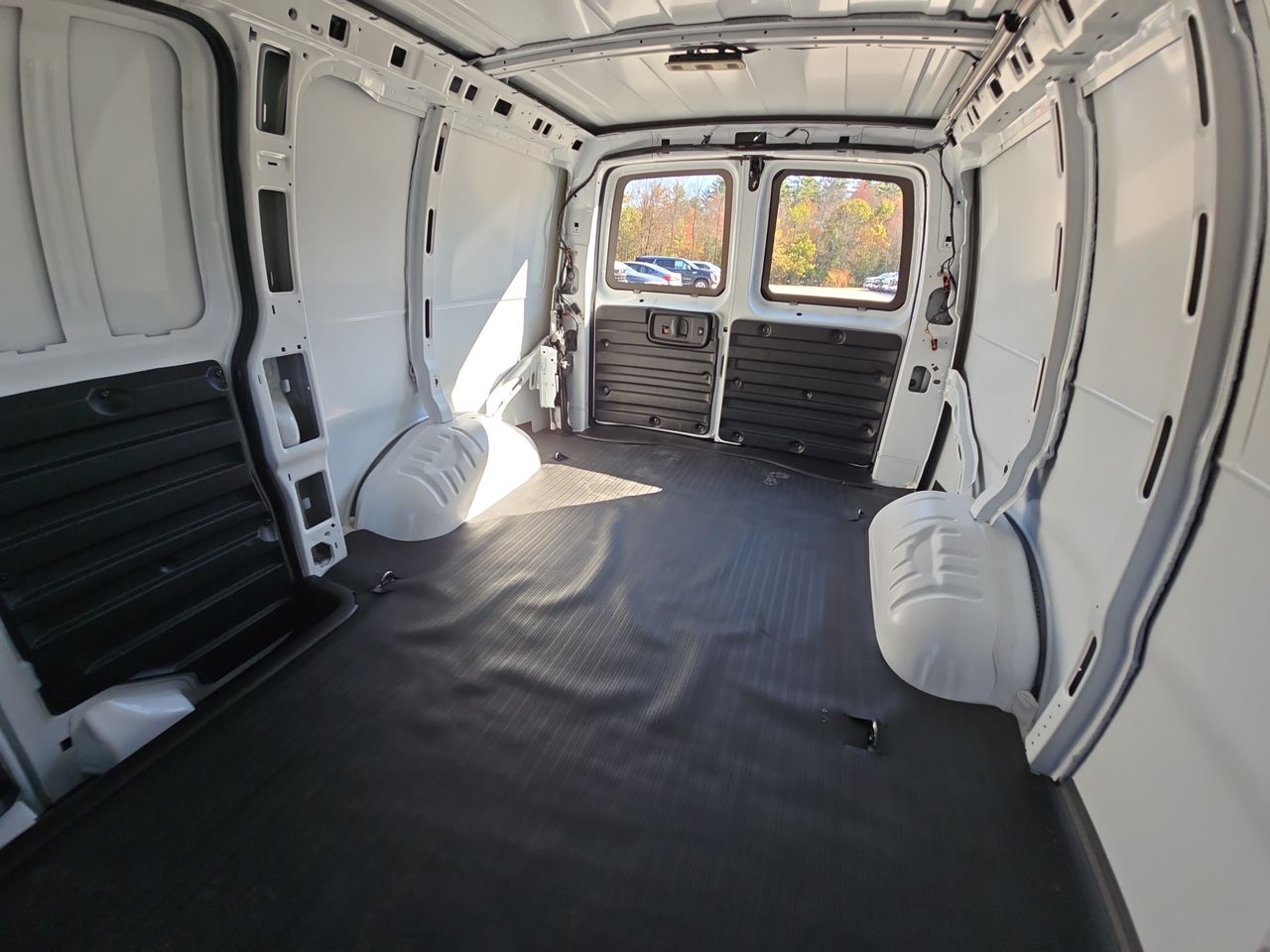 2025 Chevrolet Express Cargo Work Van - Photo 58