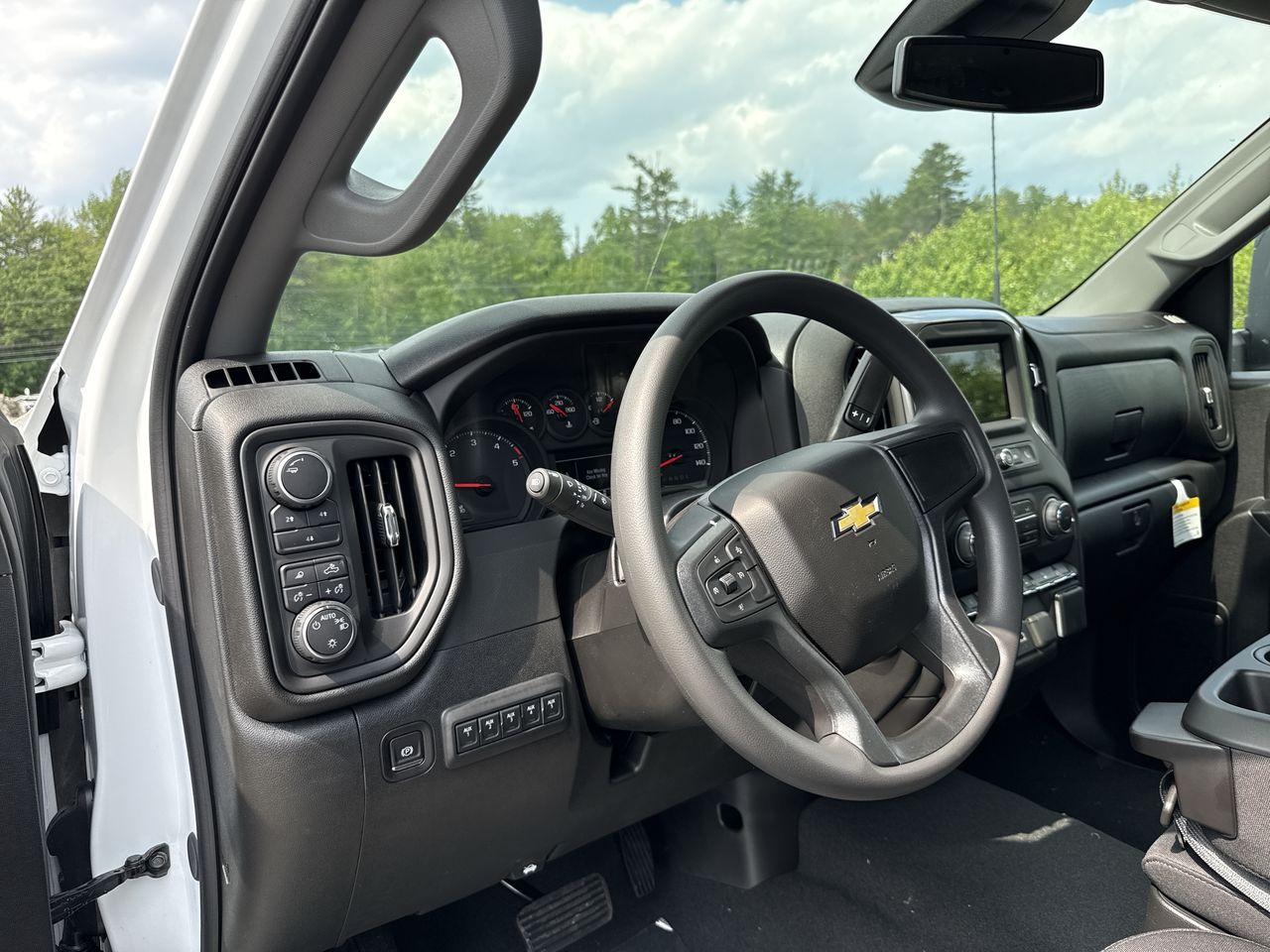 2025 Chevrolet Silverado 2500 HD Custom - Photo 43