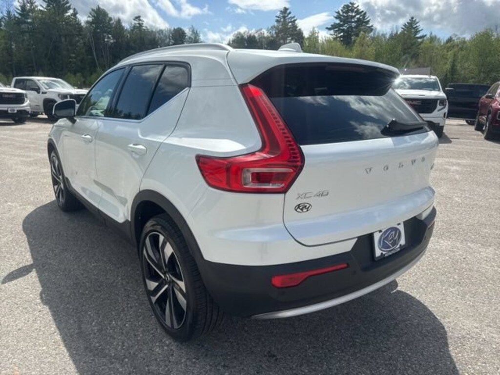 Used 2023 Volvo XC40 B5 Plus Bright Theme SUV