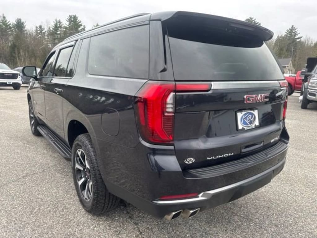 Used 2025 GMC Yukon XL AT4 SUV