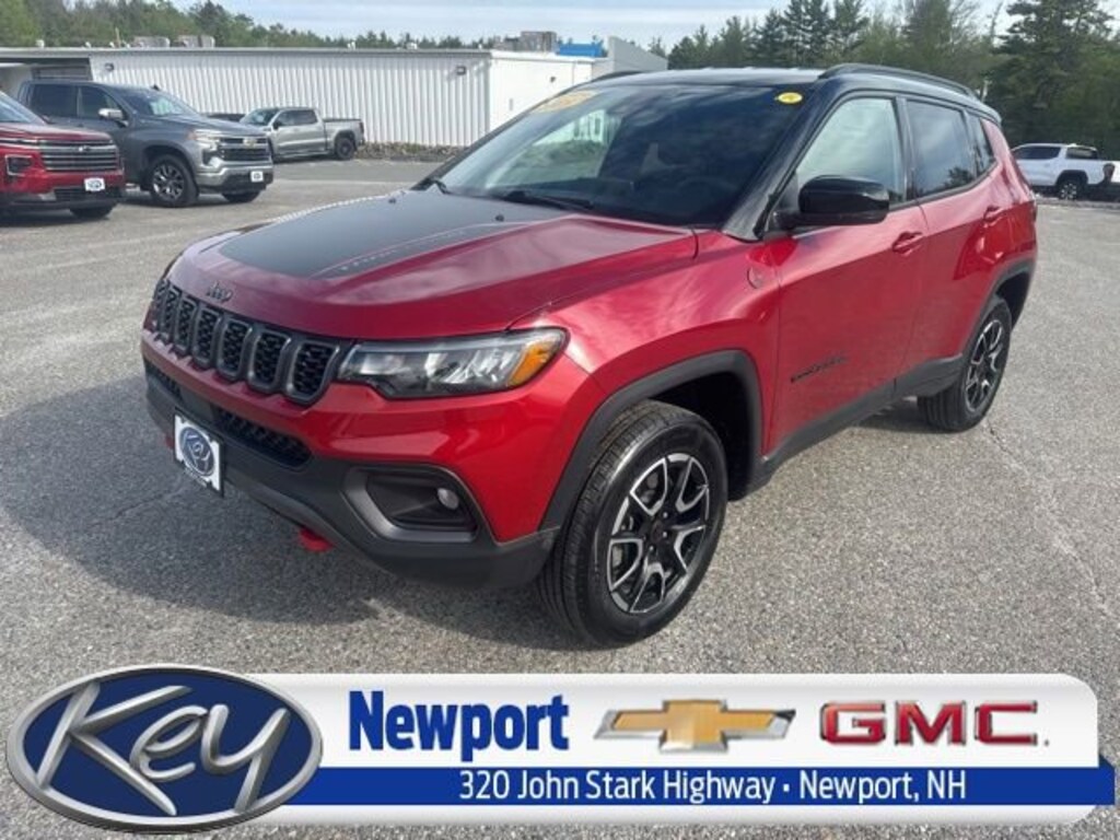 Used 2025 Jeep Compass Trailhawk 4x4 SUV
