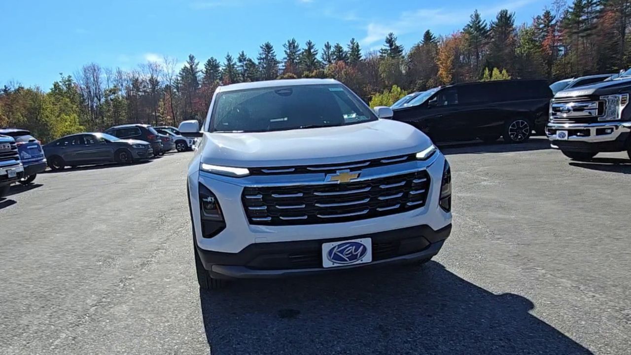2026 Chevrolet Equinox LT photo 2
