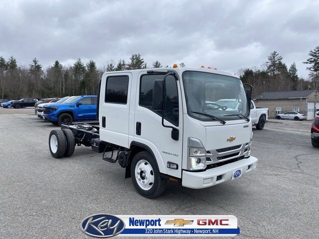 2024 Chevrolet Low Cab Forward 4500 Gas 150" WB Crew Cab's photo