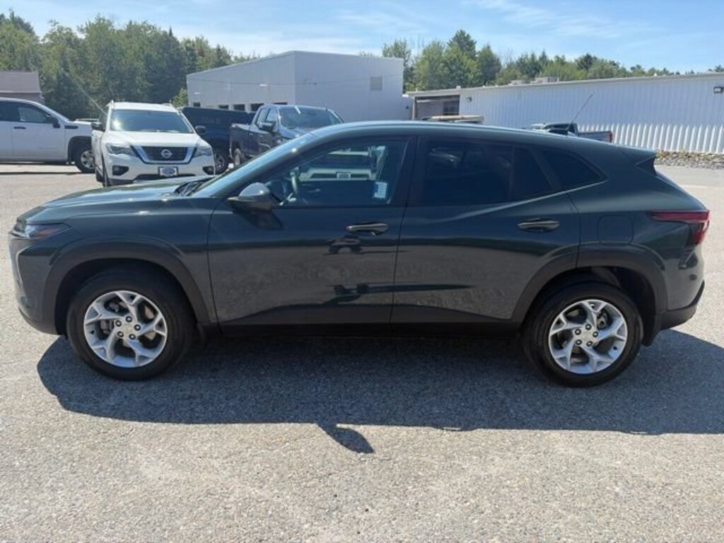 Used 2025 Chevrolet Trax LS SUV
