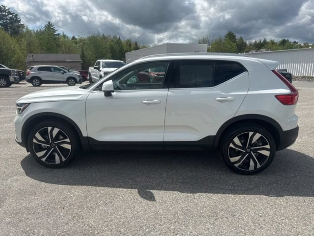 Used 2023 Volvo XC40 B5 Plus Bright Theme SUV