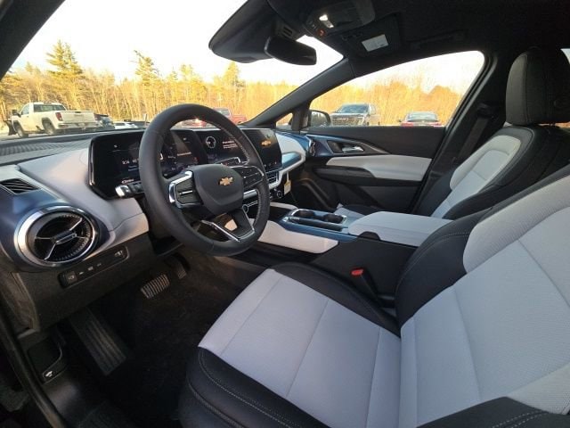 2026 Chevrolet Equinox EV 2LT - Photo 9