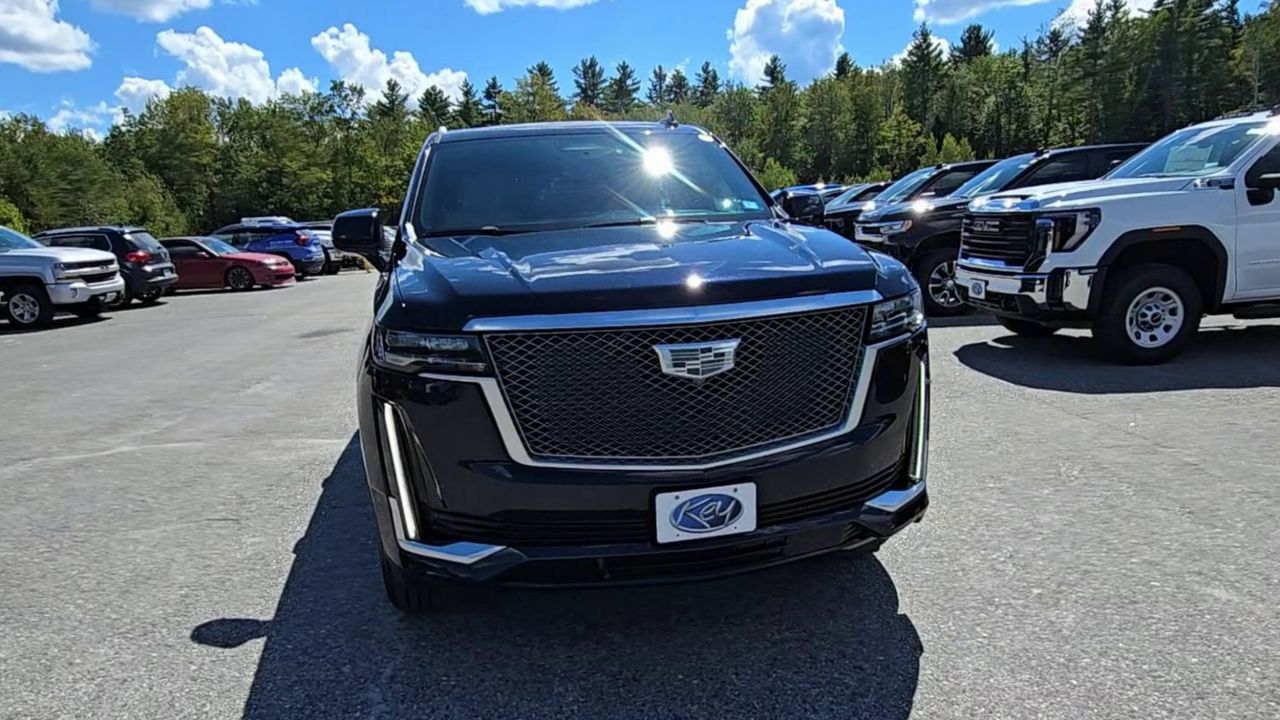 2021 Cadillac Escalade Premium Luxury photo 3