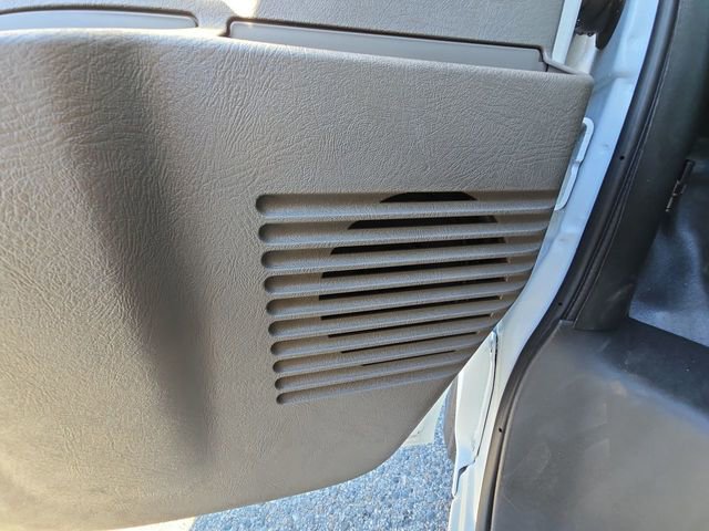 2025 Chevrolet Express Cargo Work Van - Photo 23
