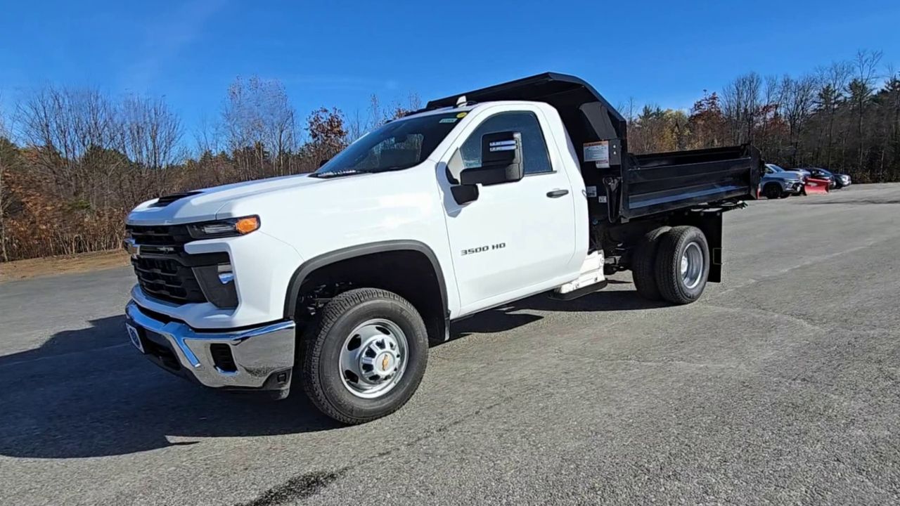 2025 Chevrolet Silverado 3500HD Work Truck photo 4