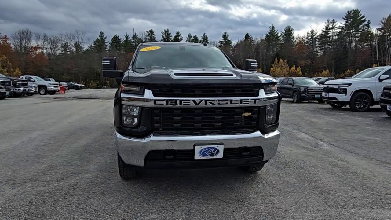 2022 Chevrolet Silverado 2500HD LT photo 3