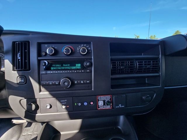 2025 Chevrolet Express Cargo Work Van - Photo 11