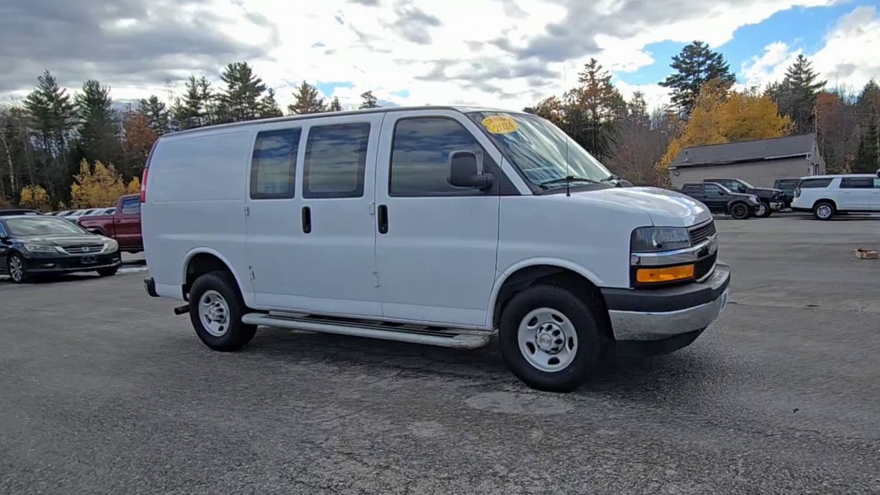 2024 Chevrolet Express 2500 Van Cargo photo 2