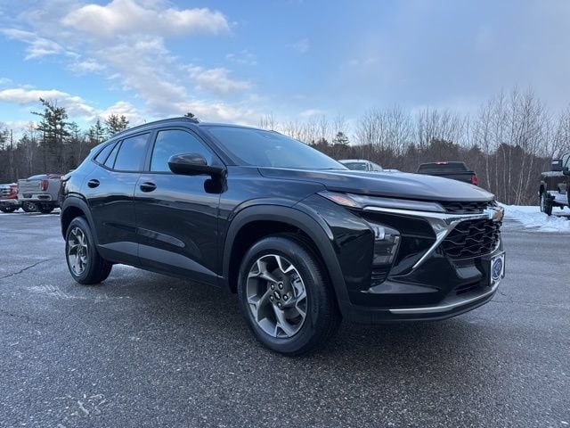 2026 Chevrolet Trax LT - Photo 8