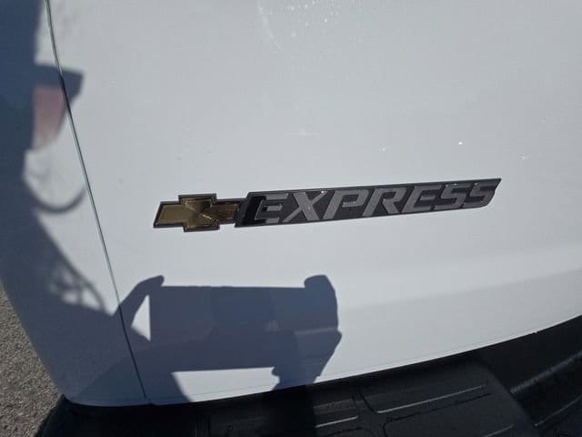 2025 Chevrolet Express Cargo Work Van - Photo 31