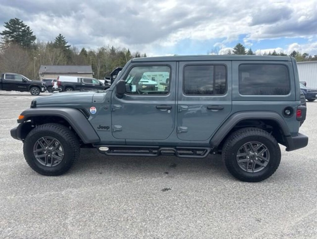Used 2025 Jeep Wrangler 4-Door Summit 4x4 SUV