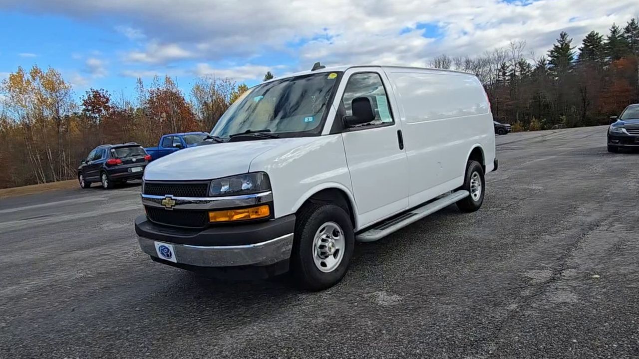 2024 Chevrolet Express 2500 Van Cargo photo 4