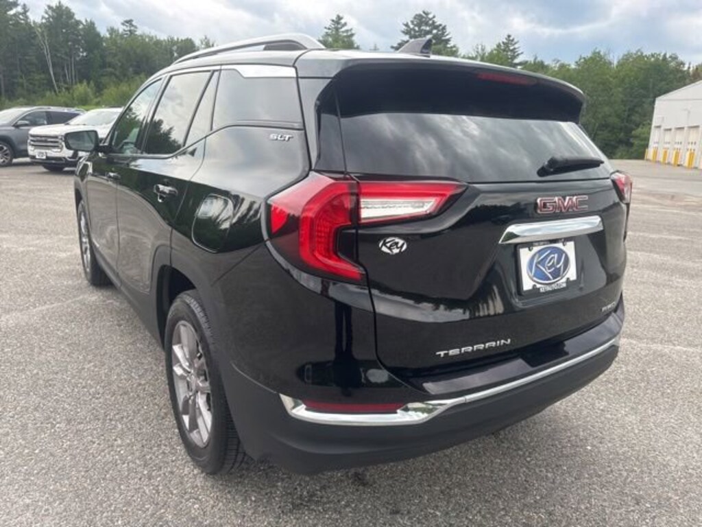 Used 2024 GMC Terrain SLT SUV