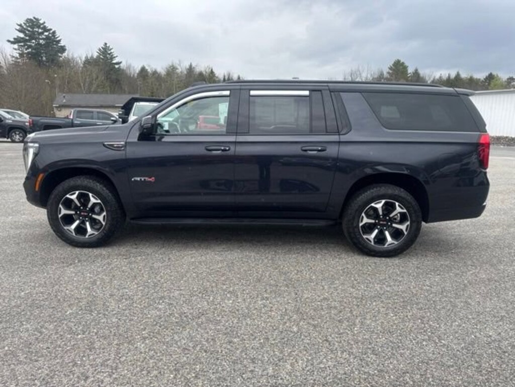 Used 2025 GMC Yukon XL AT4 SUV