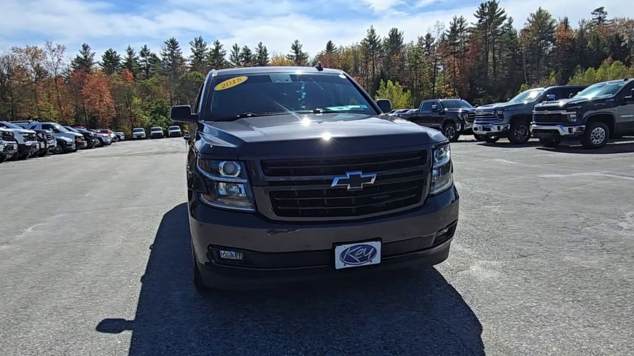 2018 Chevrolet Suburban LT photo 3