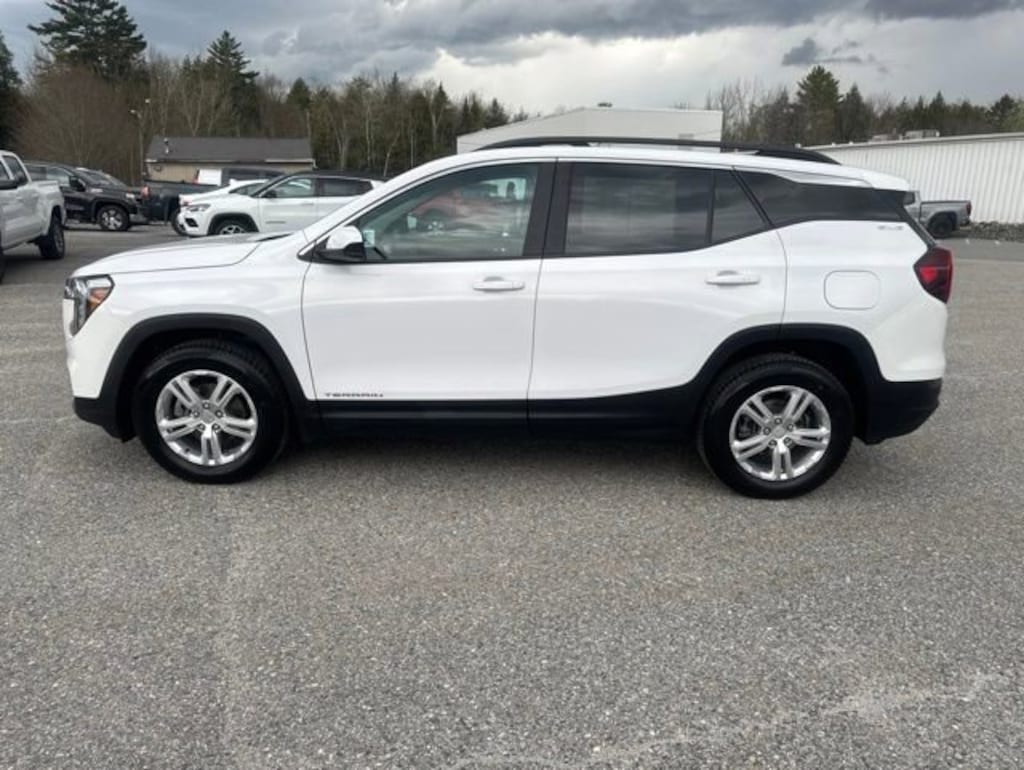 Used 2022 GMC Terrain SLE SUV