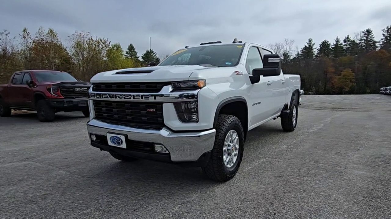 2022 Chevrolet Silverado 2500HD LT photo 4