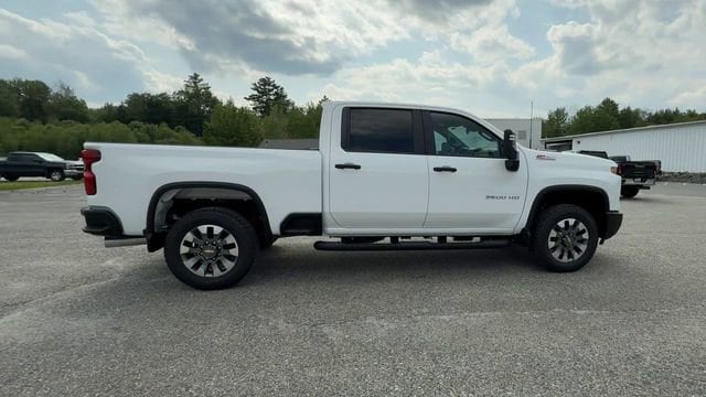 2025 Chevrolet Silverado 2500 HD Custom - Photo 9