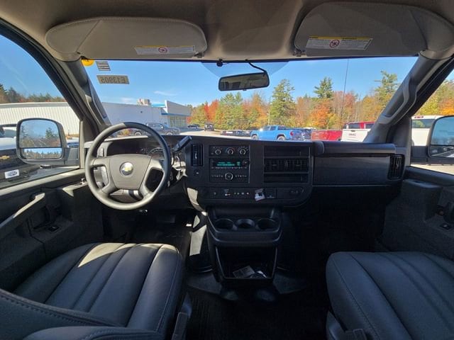 2025 Chevrolet Express Cargo Work Van - Photo 20