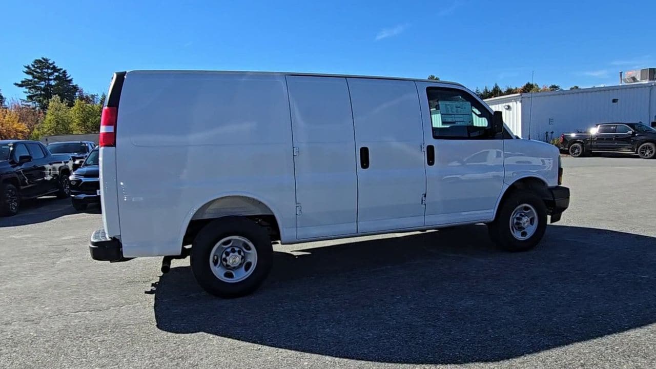 2025 Chevrolet Express Cargo Work Van - Photo 43