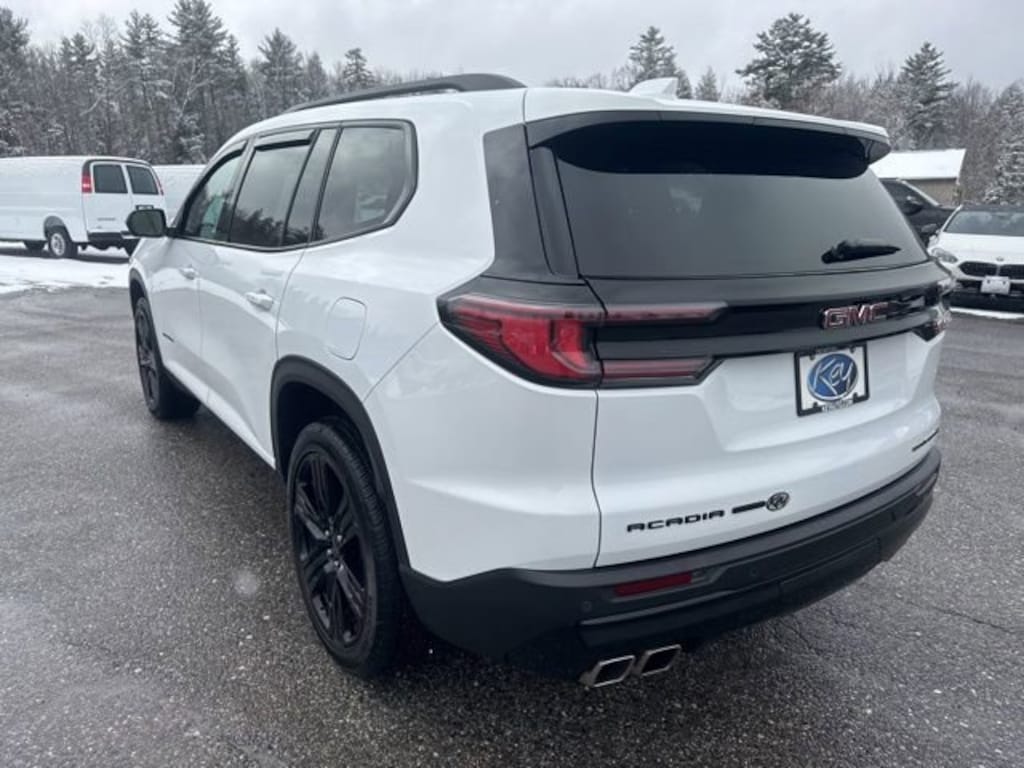 Used 2024 GMC Acadia Elevation SUV