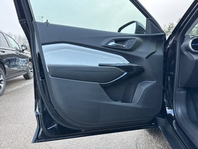 2026 Chevrolet Trax LT - Photo 10