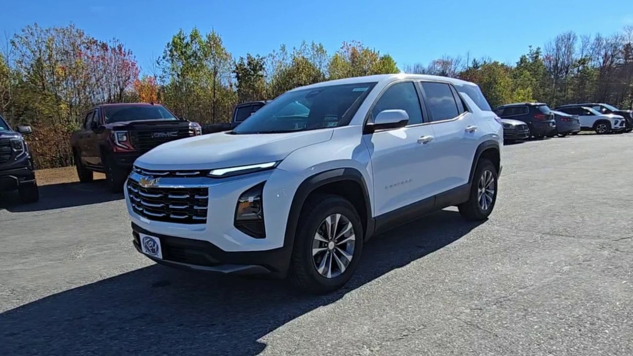 2026 Chevrolet Equinox LT photo 3