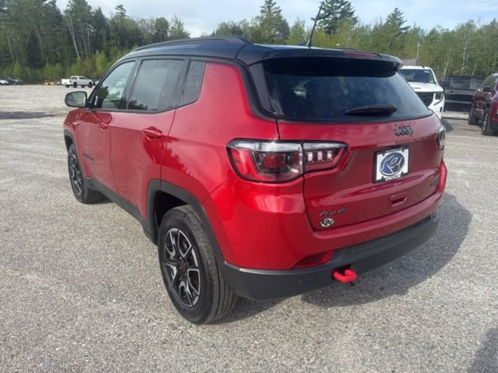 Used 2025 Jeep Compass Trailhawk 4x4 SUV