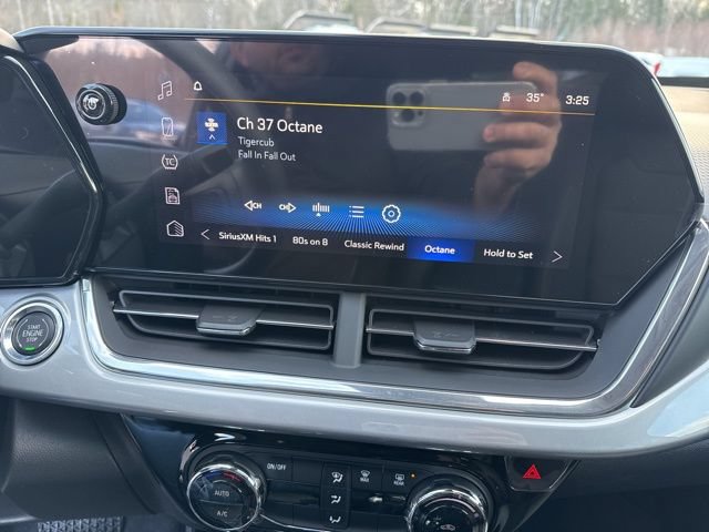 2026 Chevrolet Trax LT - Photo 16