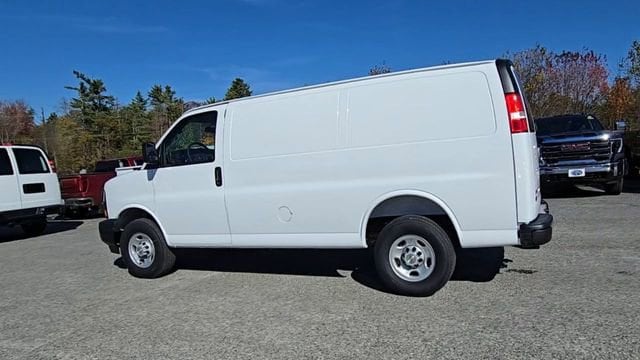2025 Chevrolet Express Cargo Work Van - Photo 6