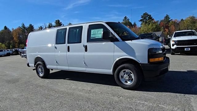2025 Chevrolet Express Cargo Work Van - Photo 2