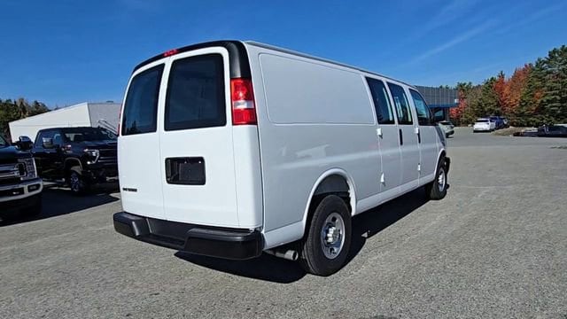 2025 Chevrolet Express Cargo Work Van - Photo 8