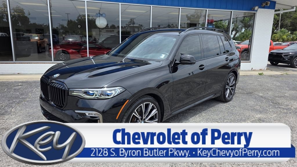 2021 BMW X7 M50i's photo