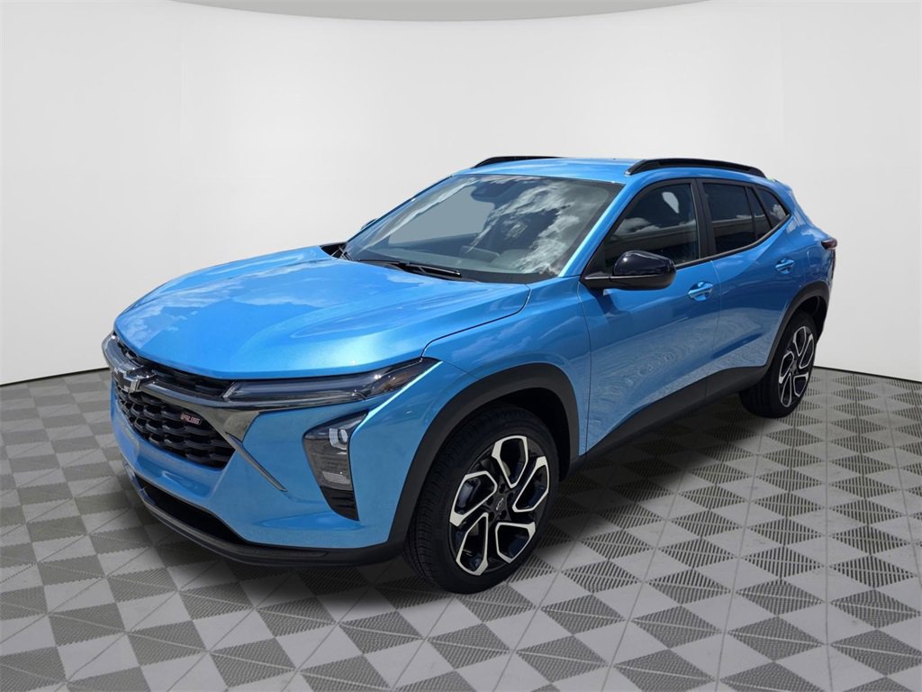 2025 Chevrolet Trax photo 2