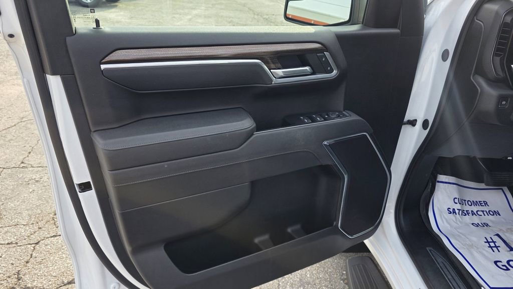 2025 Chevrolet Silverado 1500 LT - Photo 14