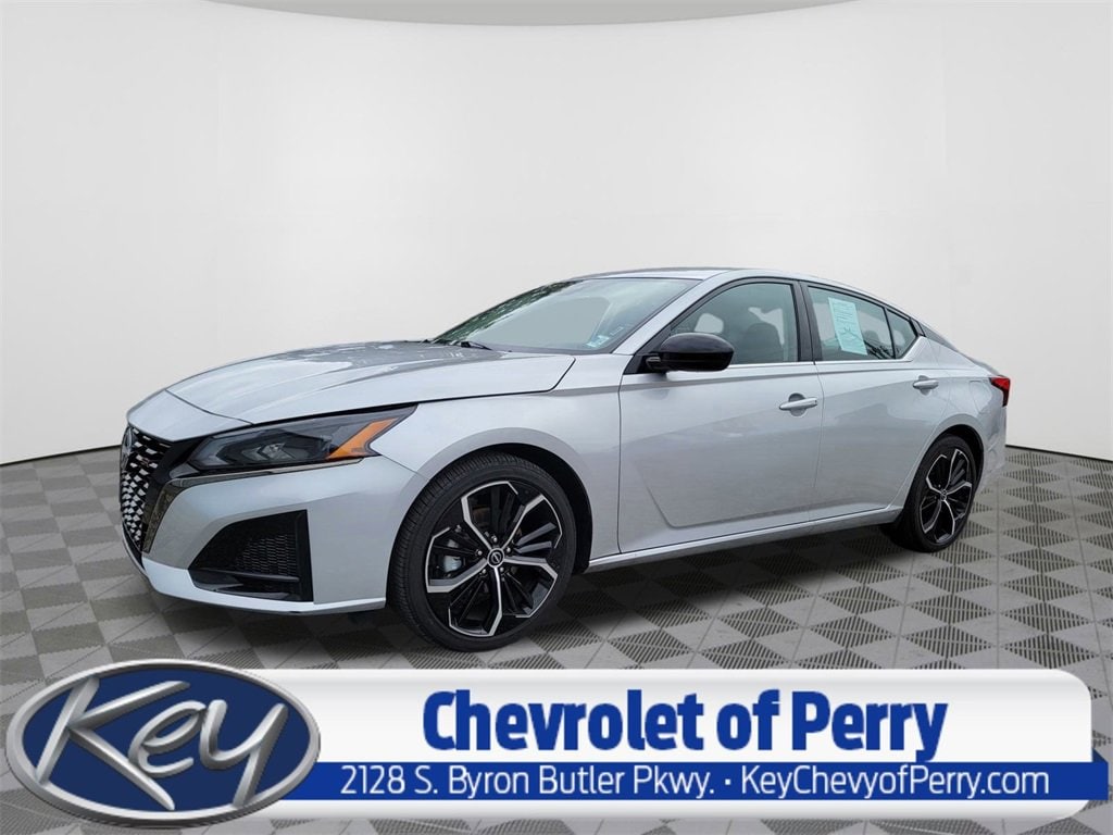 2025 Nissan Altima SR