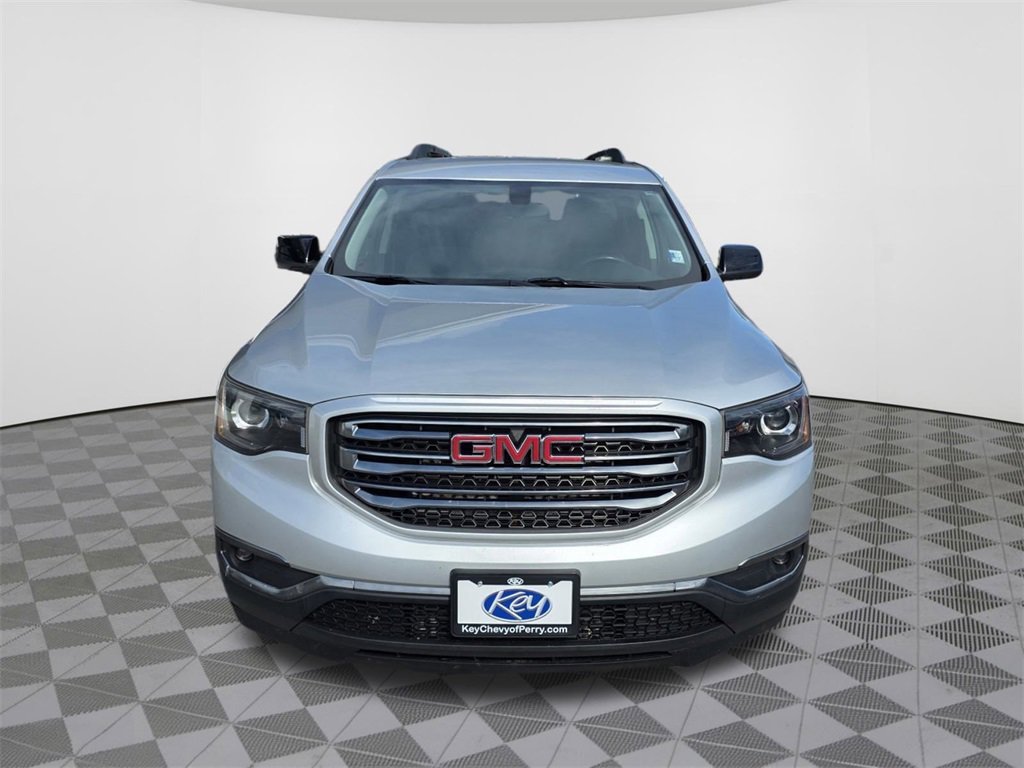 2017 Gmc Acadia SLE photo 2
