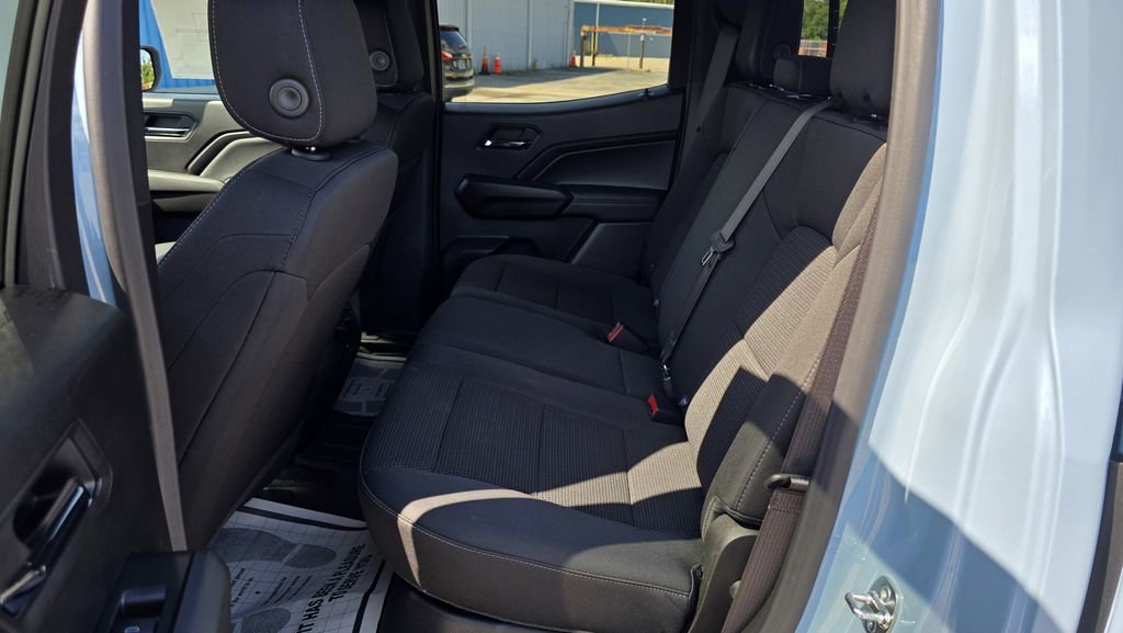 2025 Chevrolet Colorado LT - Photo 15