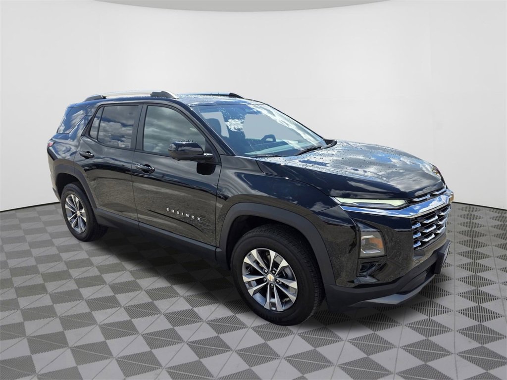 2025 Chevrolet Equinox LT photo 3