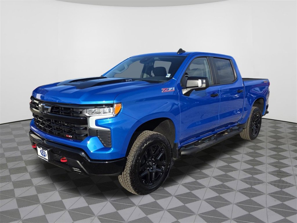 2025 Chevrolet Silverado 1500 LT Trail Boss photo 2