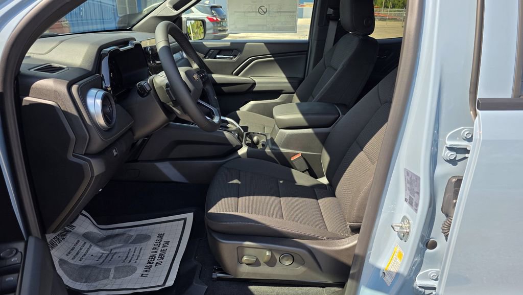 2025 Chevrolet Colorado LT - Photo 14