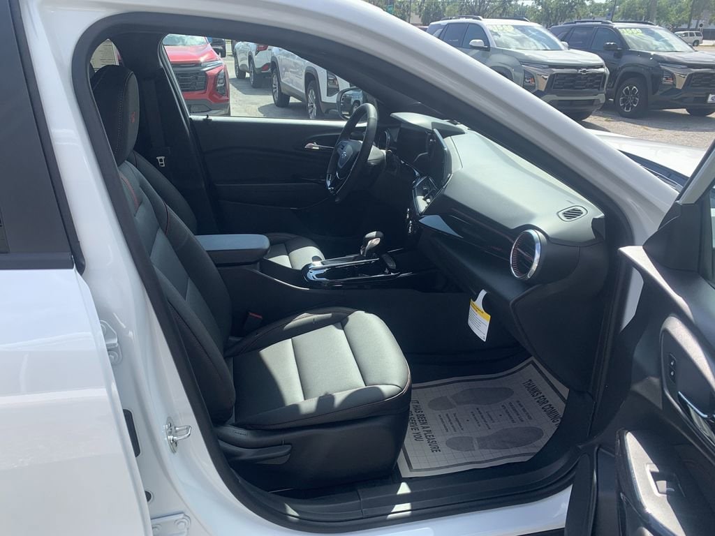 2026 Chevrolet Trax RS - Photo 6