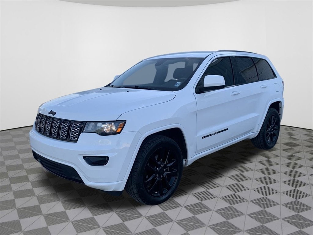 Used 2018 Jeep Grand Cherokee Altitude with VIN 1C4RJEAG5JC109938 for sale in Perry, FL