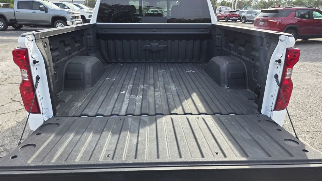 2025 Chevrolet Silverado 1500 LT - Photo 10